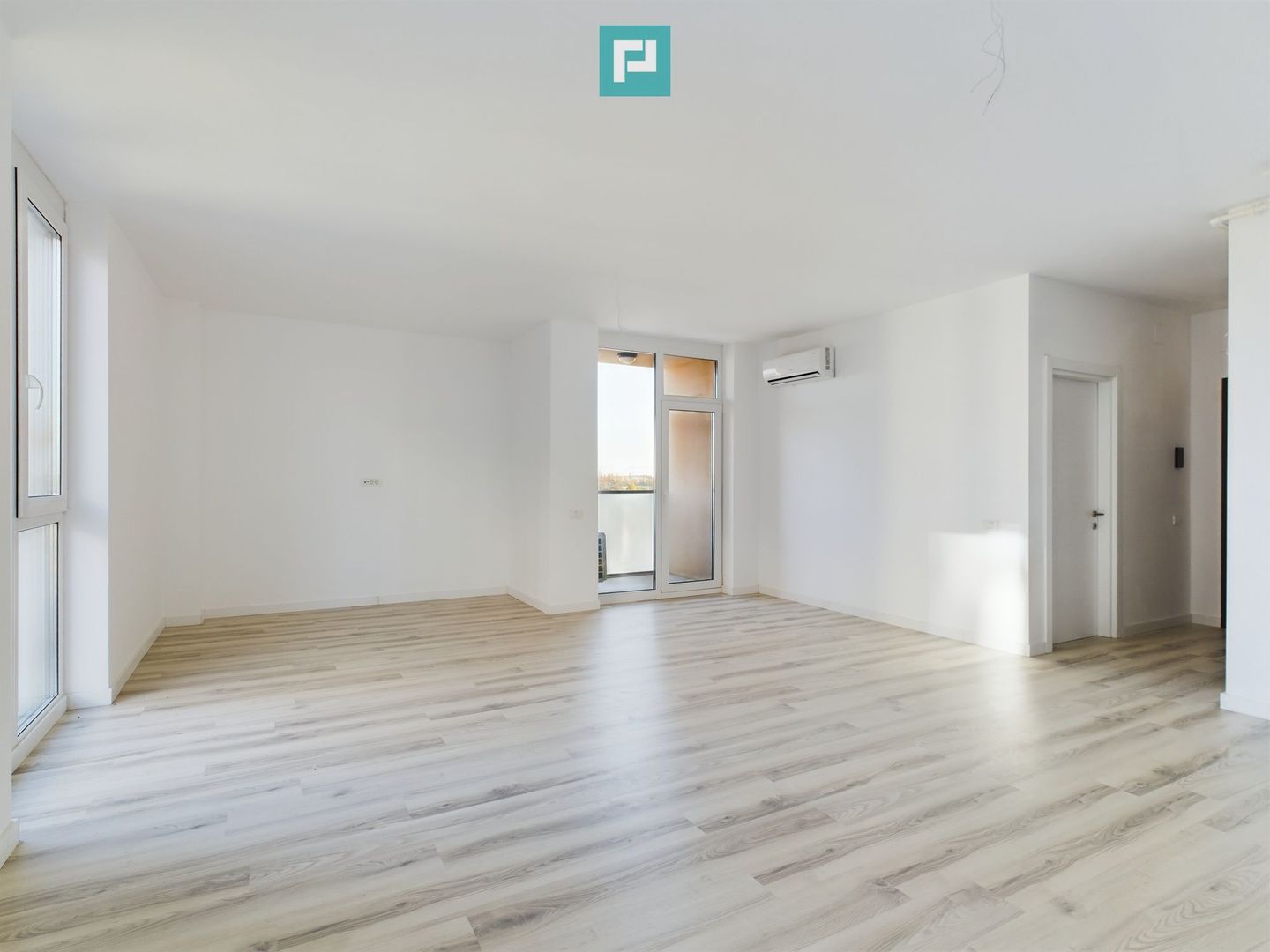 Apartament spațios cu 2 camere în Torontalului - Poză 1
