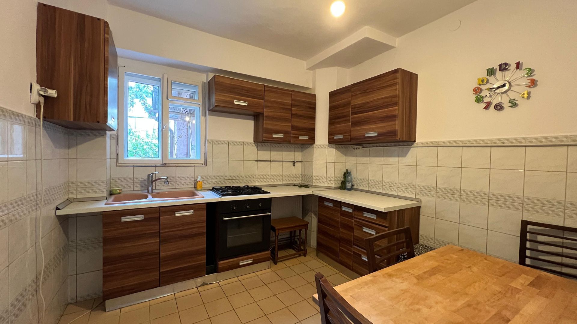 Apartament in vila cu 5 camere si curte proprie | Domenii - Casin - Poză 3