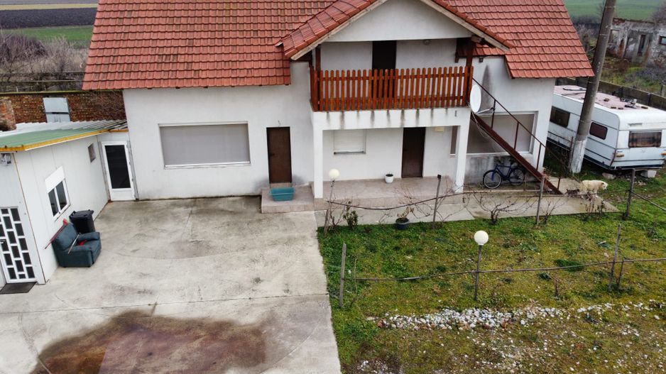Casa cu teren de 14340 mp în Jebel/Pretabila pentru afacere - Poză 17