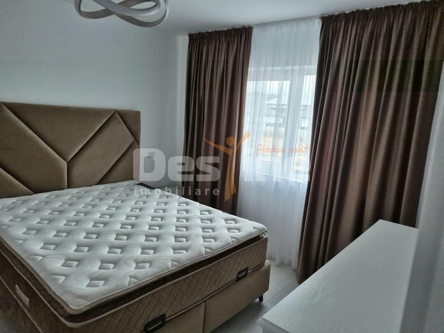 Apartament cu doua camere in bloc nou zona Pietricica. - Poză 16