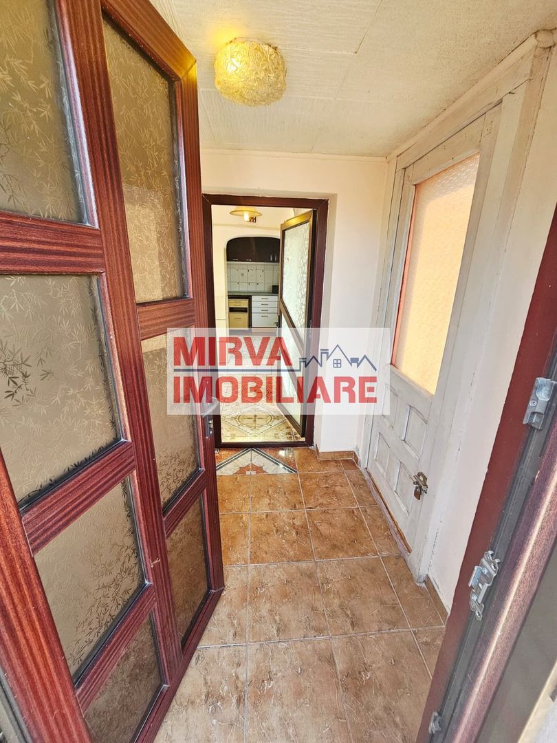 🏡 Casă spațioasă cu 9 camere în Strejnicu – pentru locuință, birouri - Poză 32