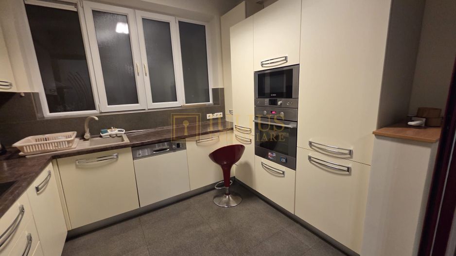 3 camere-107 mp, situat intr-o vila, loc de parcare, centrala gaz - Poză 23