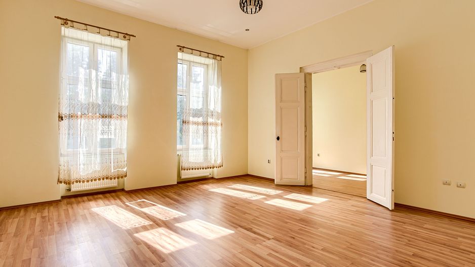 Rezervat Apartament spațios cu vedere la Bulevardul Revoluției Arad - Poză 1