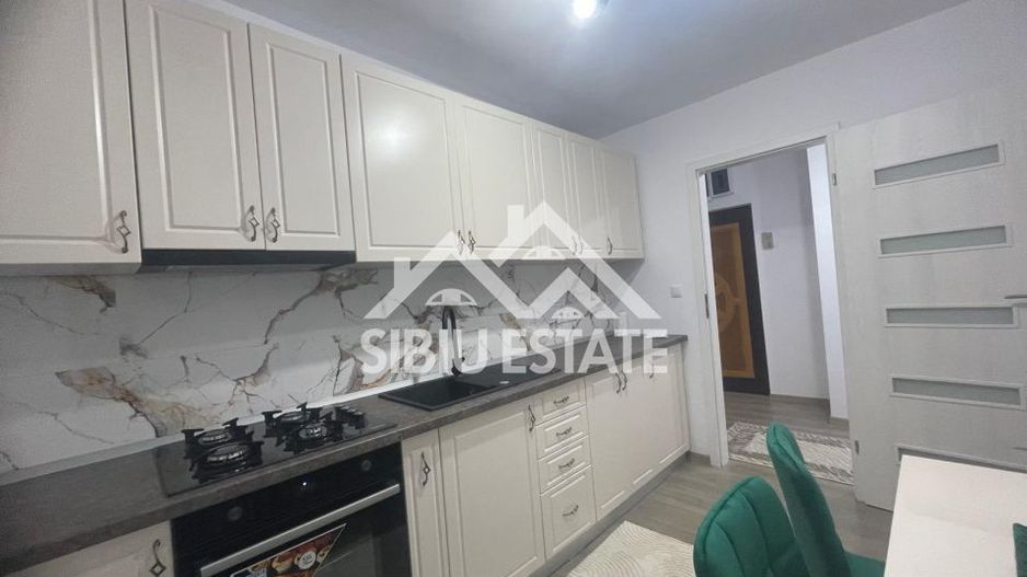 Apartament de vanzare cu 2 camere decomandat, etaj 2, pivnita- Cartierul Strand - Poză 5