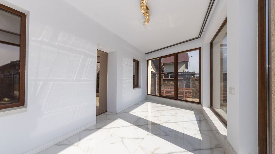 Casa 6 dormitoare+4 bai -1500 mp teren-Sacele - Poză 38