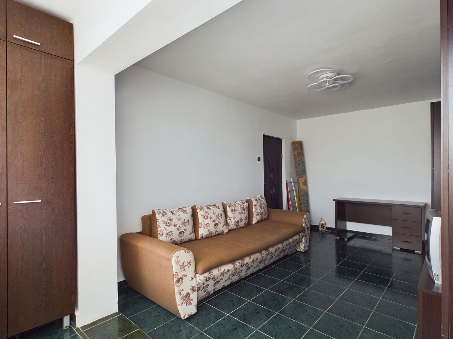 Apartament cu 3 camere în Vlaicu de închiriat - Poză 12