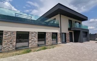 Casa  Exclusivista cu piscina si 1200 mp de teren, in Cisnadie - Poză 2