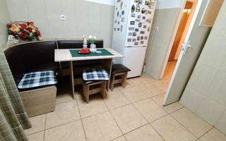 Apartament 3 camere, 68 mp utili, Cetate, zona Piata Cetate - Poză 3