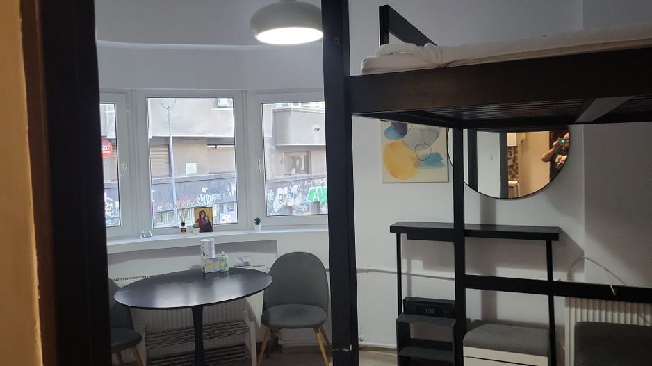 GARSONIERA COCHETA METROU PIATA ROMANA - Poză 1