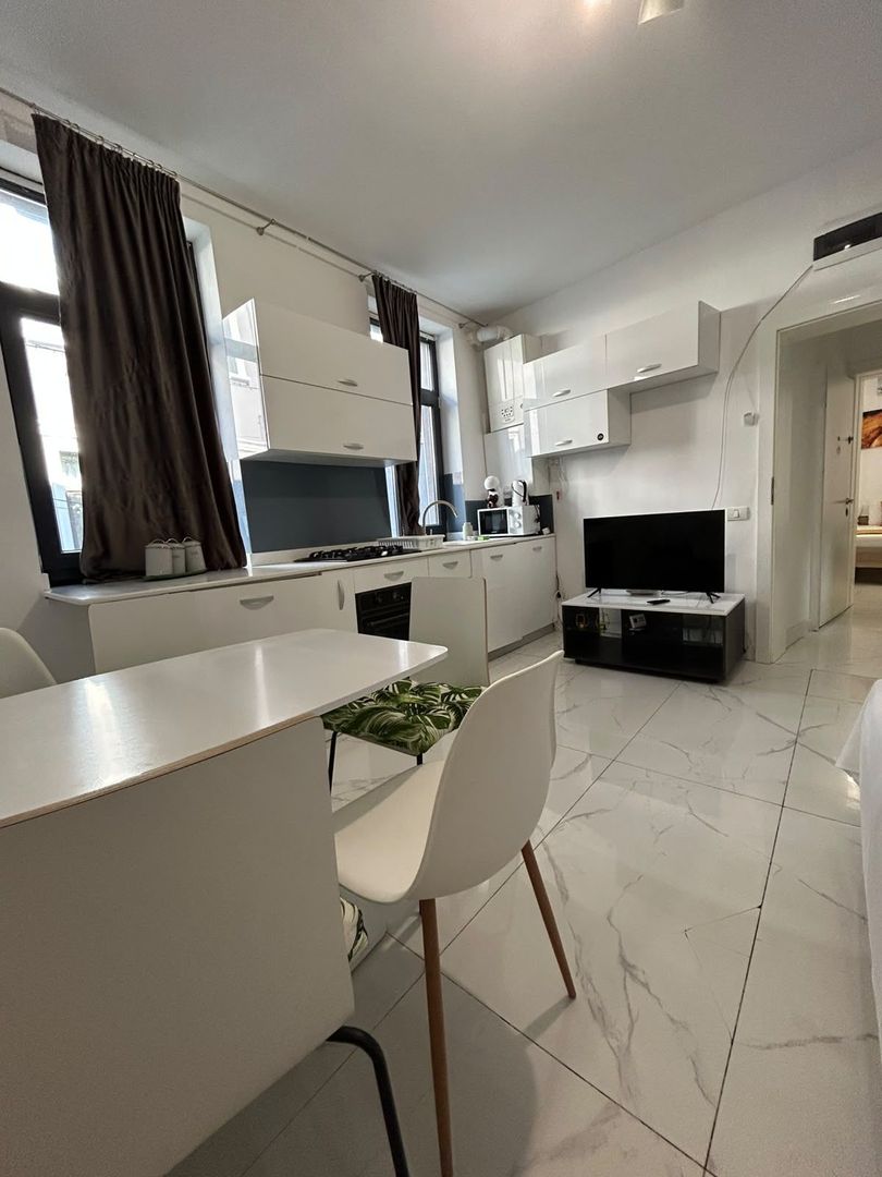 APARTAMENT 3 CAMERE DE INCHIRIAT - Poză 18