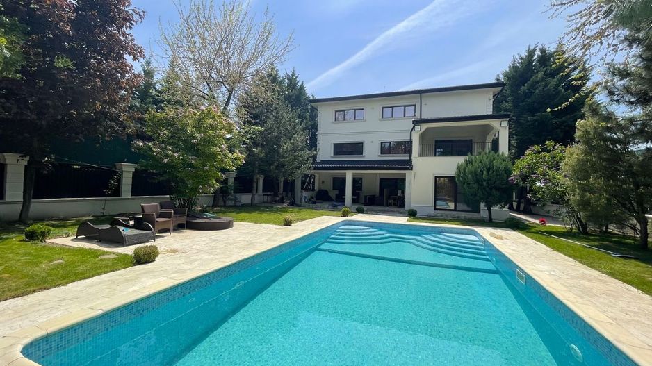 Eleganță în Vila de Excepție  |   Vila cu piscina încălzită - Poză 2