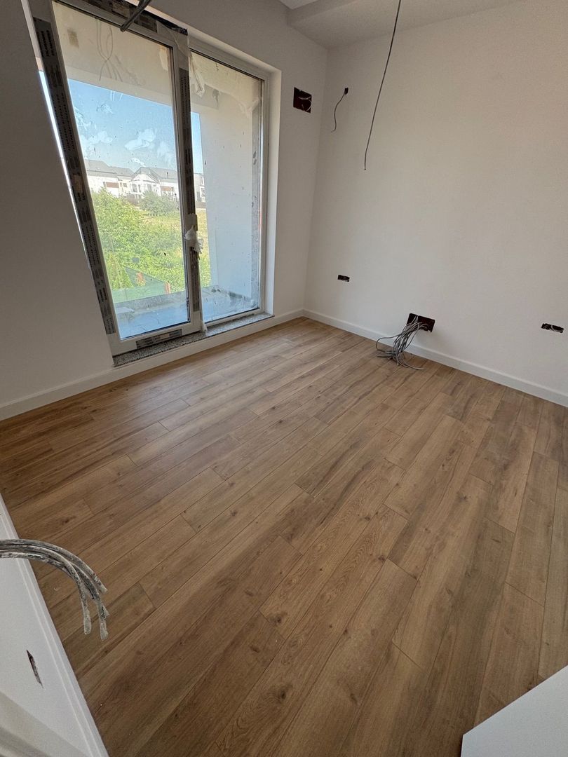 Vile Tunari, zona BUNA, Toate Utilitatile, curte 350m2 - Poză 12