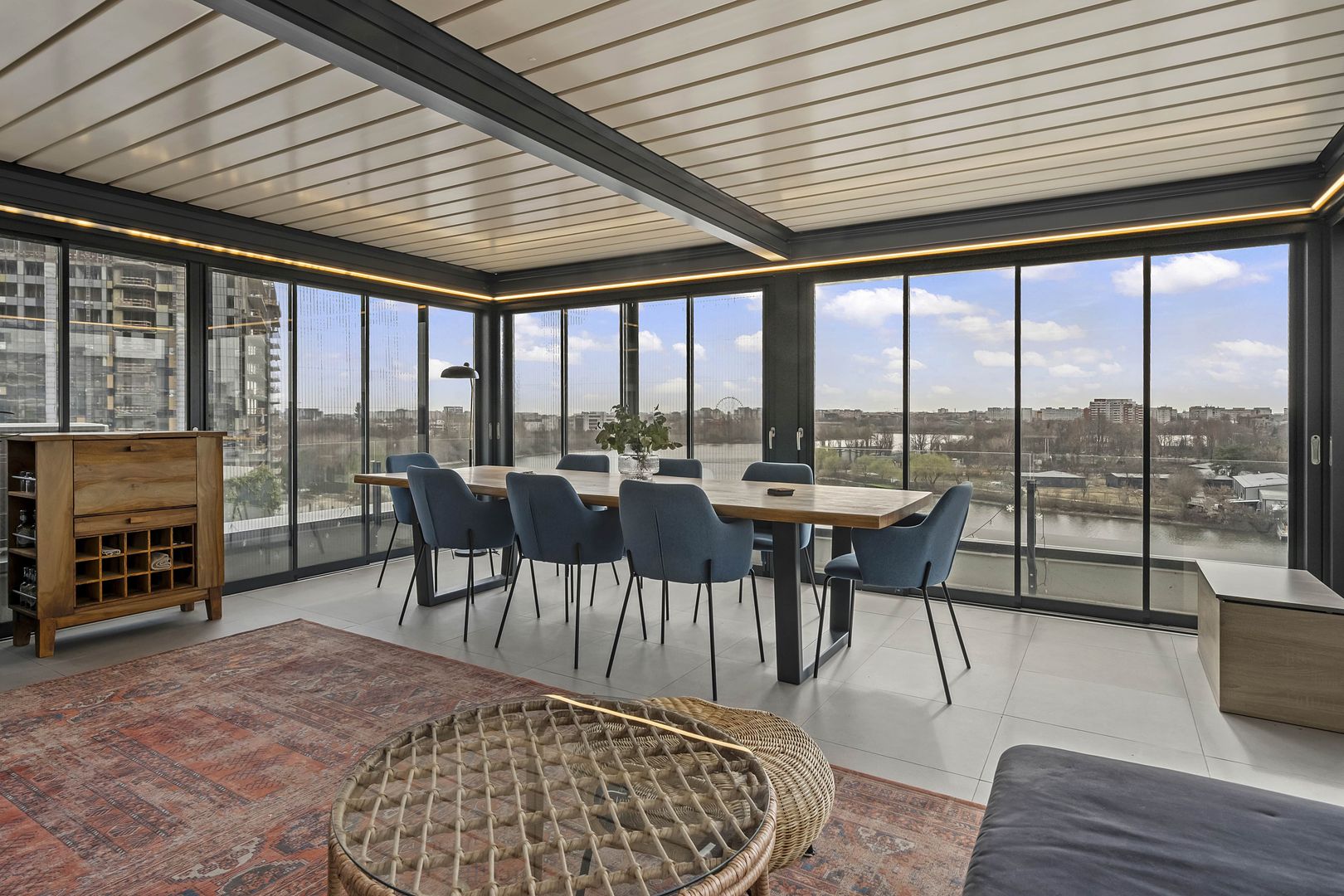 The Panoramic Signature: A Lifestyle Penthouse in Floreasca's Prime Waterfront - Poză 4