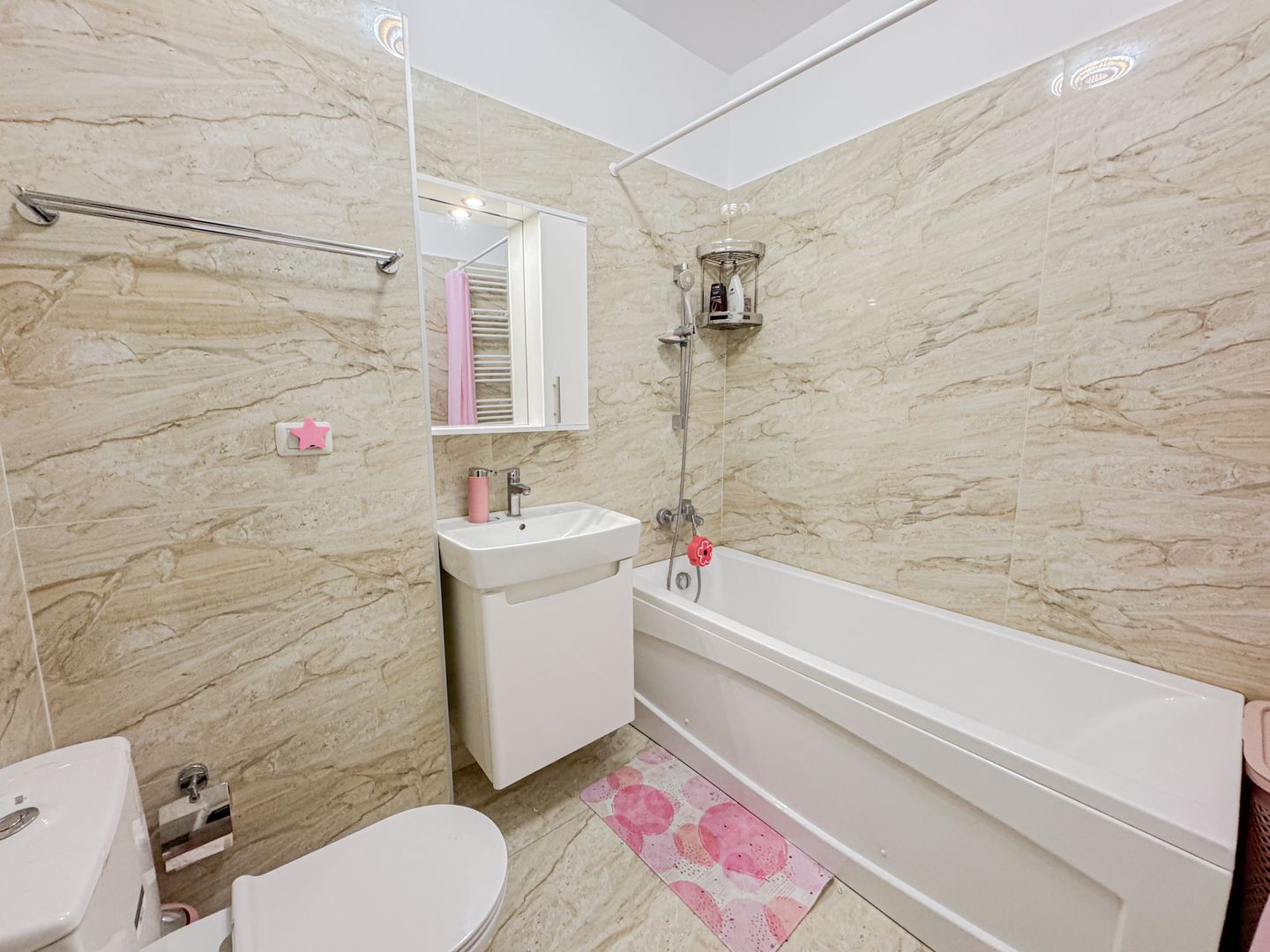 Apartament cu 2 camere - Mobilat cu Designer - in Central Address - Poză 11