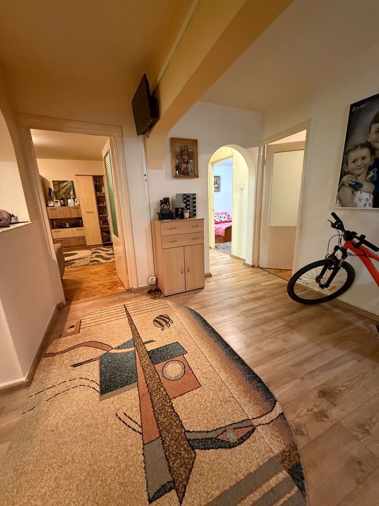Vand Apartament 3 camere M16 - Poză 1