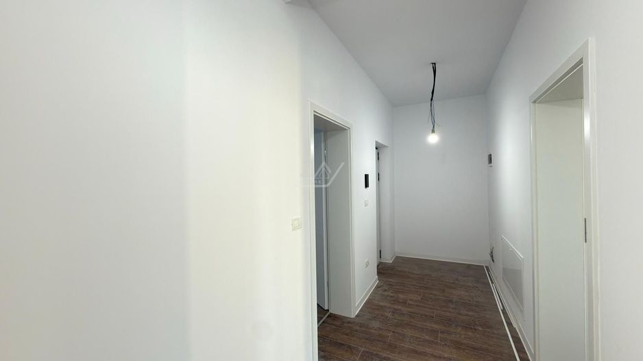 Bloc finalizat. Decomandat. 2 balcoane. Spatiu pod. - Poză 11