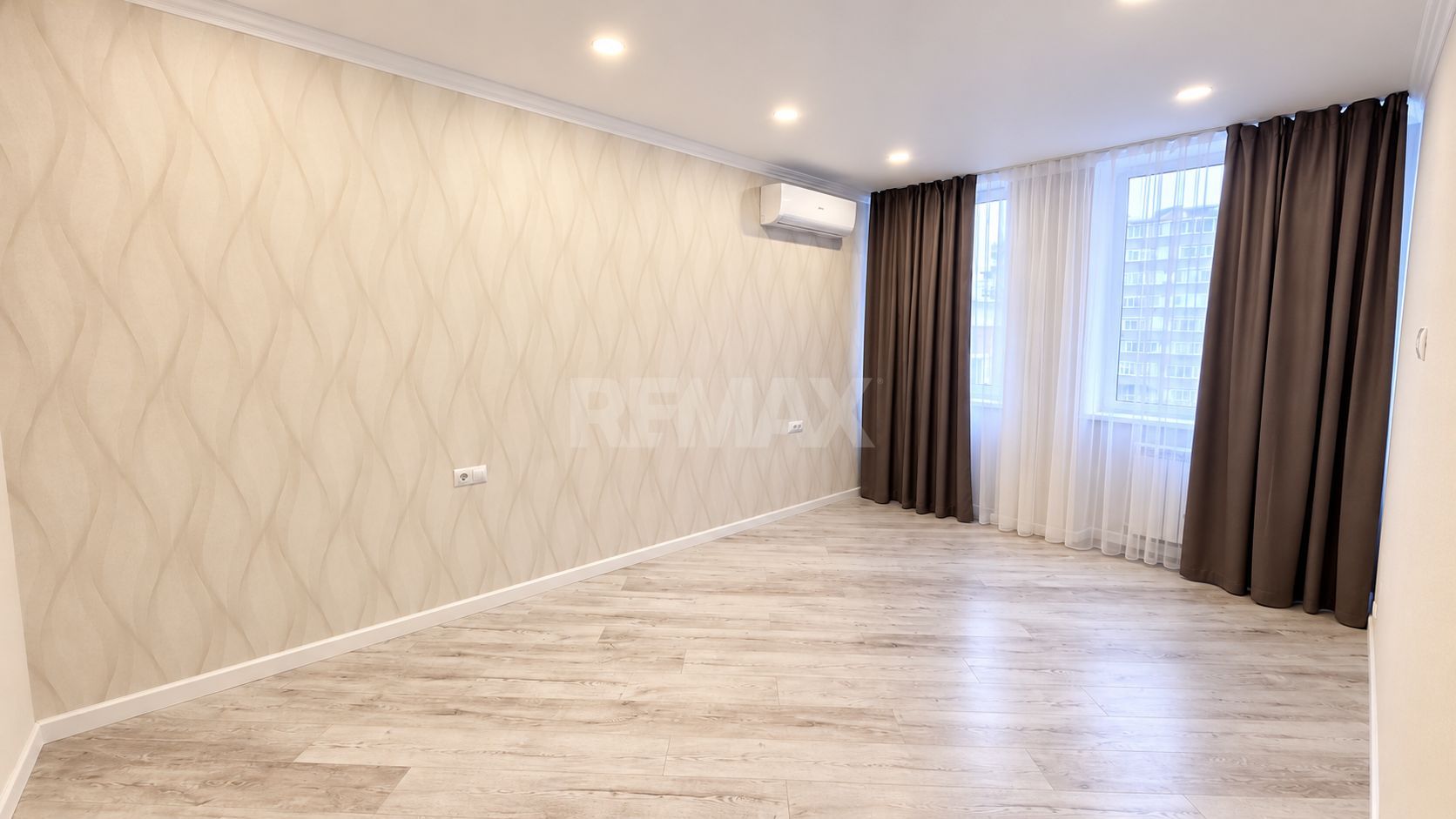 Apartament cu 2 camere, Centru, Chișinău - Poză 3