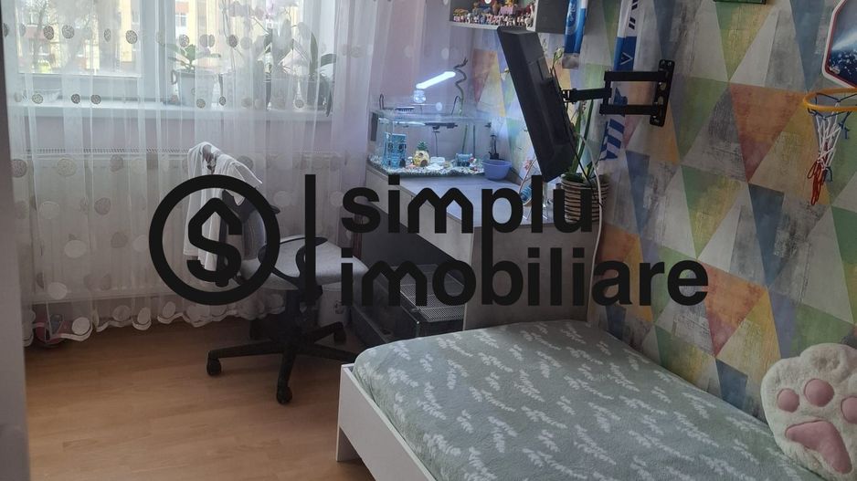 3 camere, etaj 3/4, centrala termica - 105 000 Euro - Poză 1