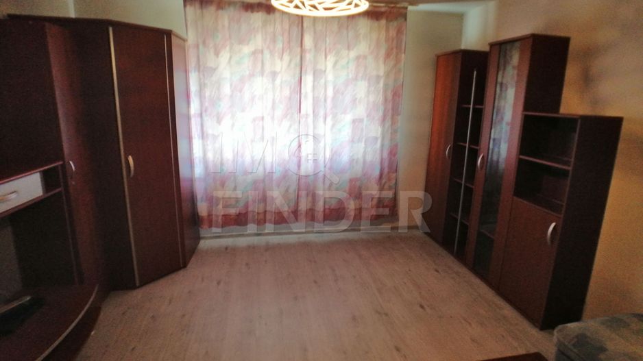 Apartament o camera strada Bucuresti - Poză 3