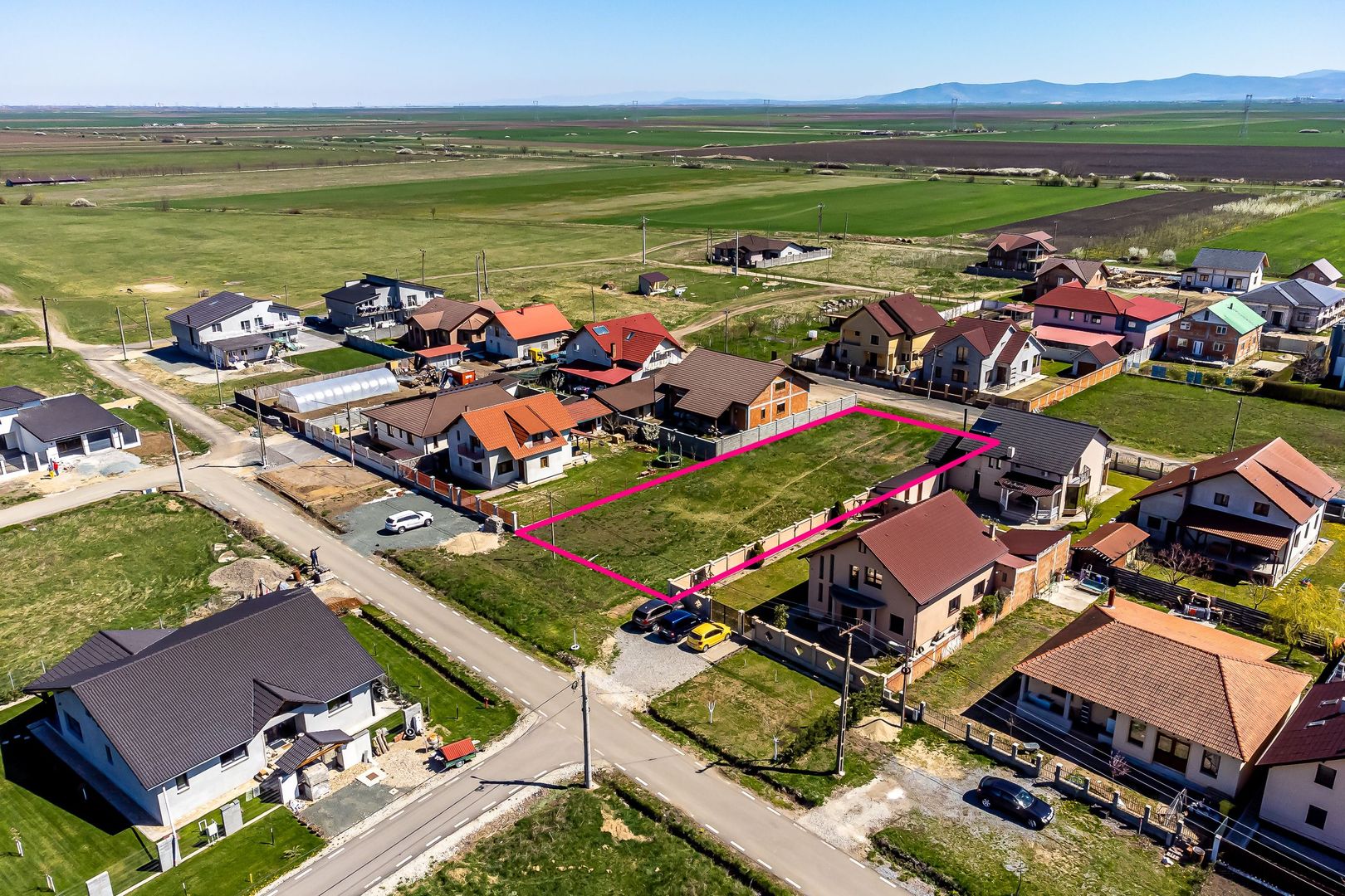 Teren cu utilități în Livada, suprafață 1200 mp, 2 fronturi stradale. - Poză 2