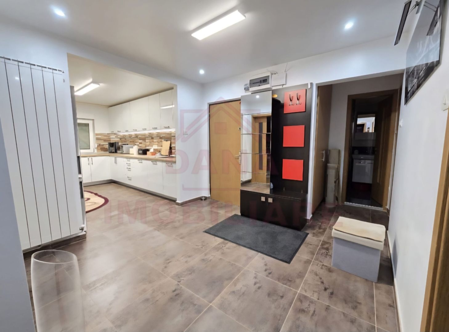 APARTAMENT DE ÎNCHIRIAT PREMIUM \4 CAMERE ÎN REȘIȚA \ZONA MICRO IV - Poză 2