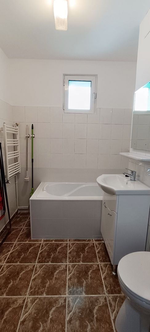 Apartament cu 2 camere decomandate, in cartierul Astra-Mercur - Poză 8