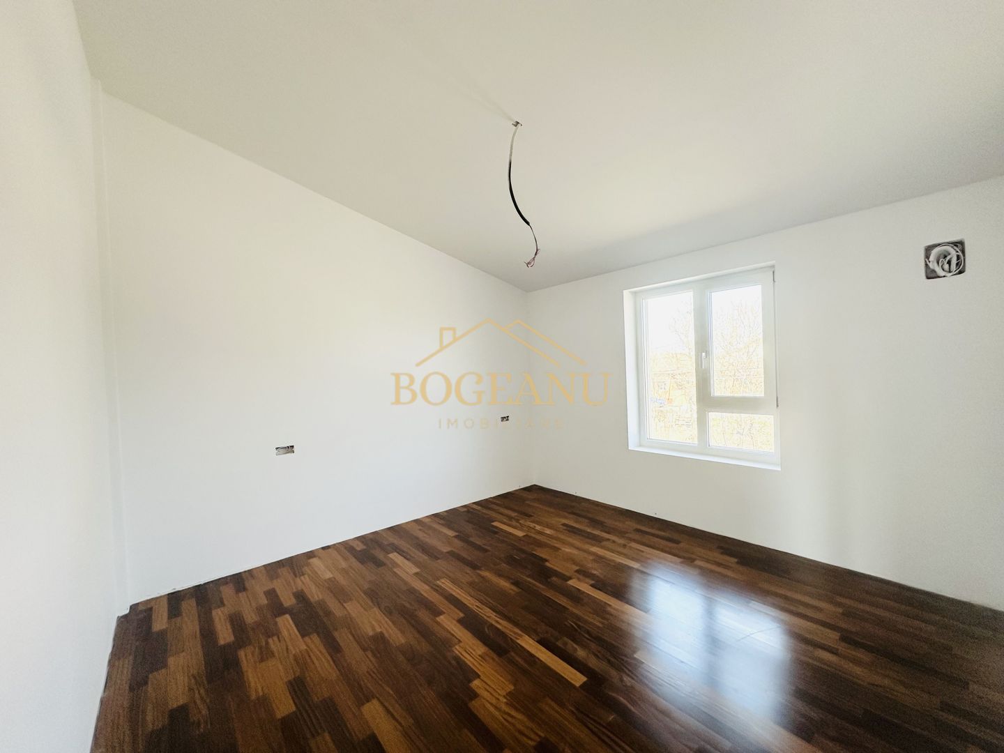 BG151-Duplex 3 camere, P+M, teren 200 mp, carport-Chişoda-160.000 € - Poză 8