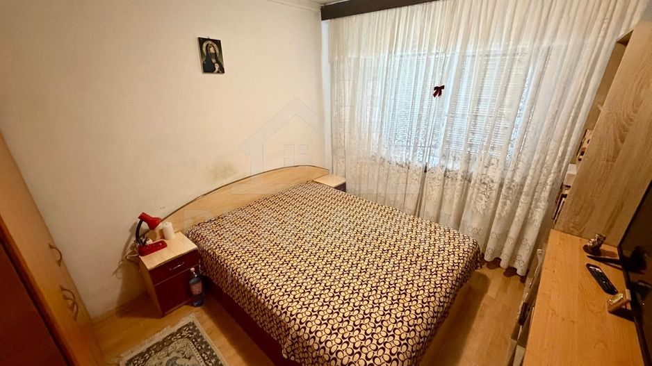 4 camere decomandate - Craiovita Noua - etaj 2 cu 2 bai - bloc 1982 - - Poză 6