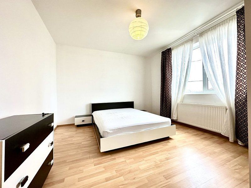 Casa de inchiriat - intrarea în Dumbravita - Poză 12