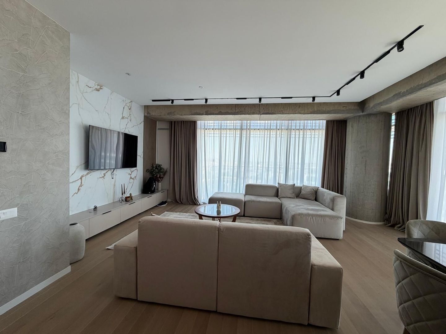 Apartament elegant cu 4 camere | UpSite | Facilități premium - Poză 10