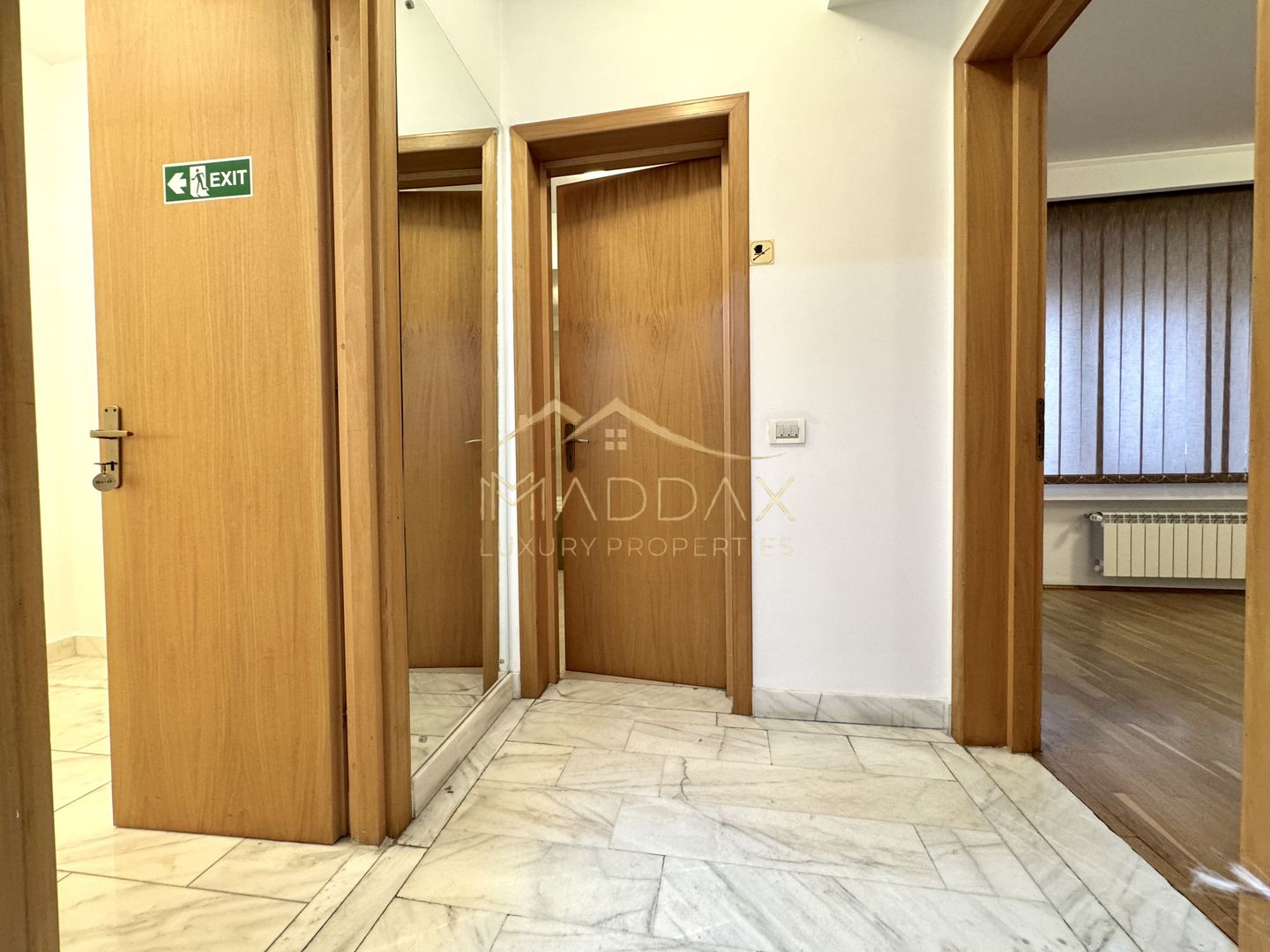 Vila centrala cu 13 camere *460mpu* + garaj // Dorobanți - Poză 31