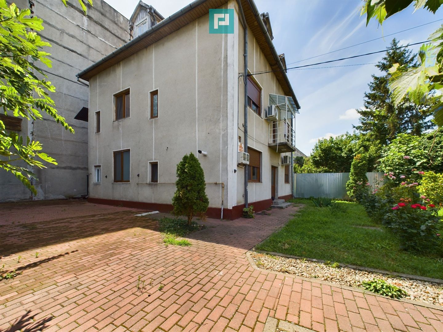 Proprietate multifuncțională într-o locație Centrală - Poză 12