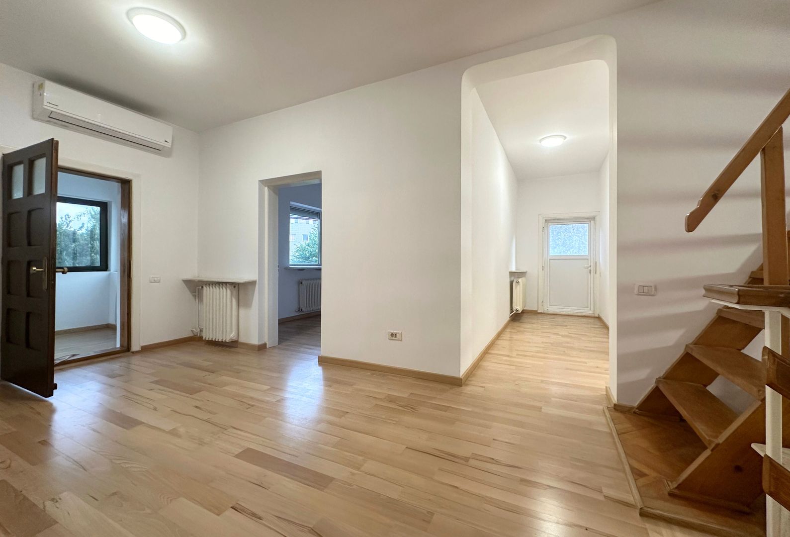 Oferim spre închiriere o proprietate de excepție zona Sisesti - Poză 28