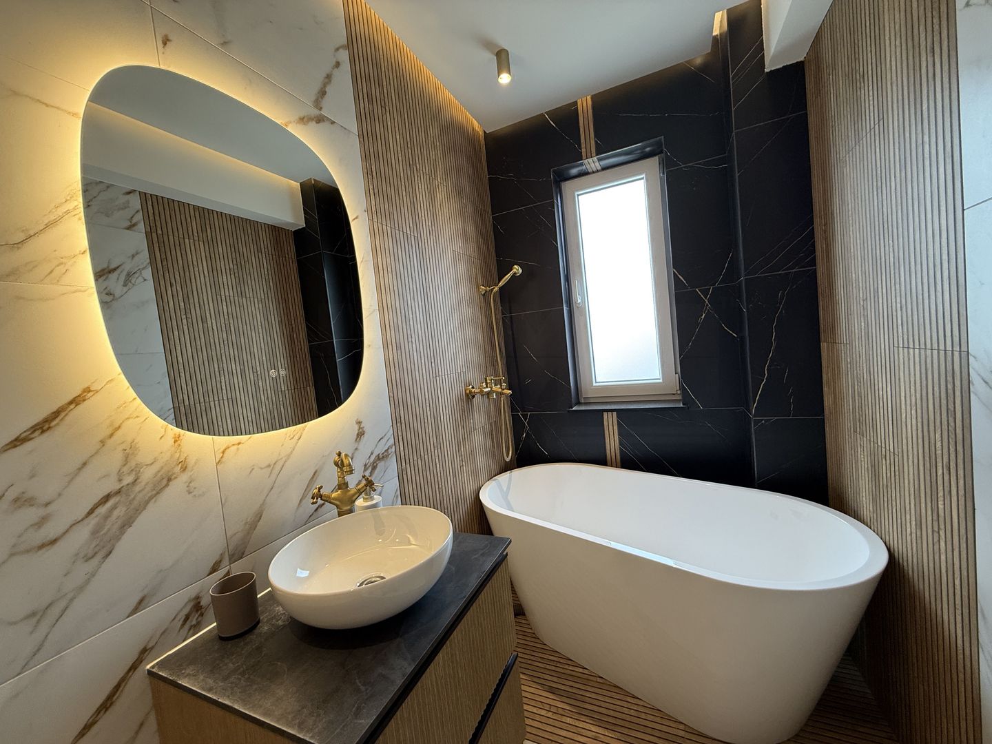 Apartament spațios și luminos cu 3 Camere I Rădăuți - Poză 31