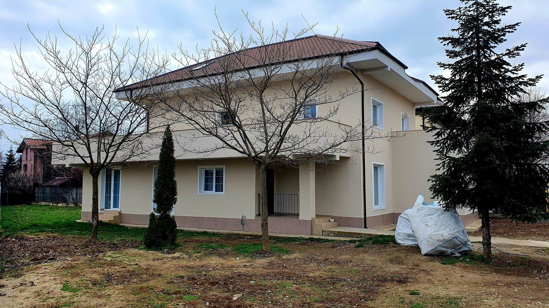 Casa de închiriat: Cartier privat, zona lacurilor Crevedia Buftea. - Poză 1