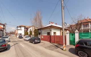 Casa cu potential/ zona Sf Vineri/ 126 mp teren/ Regim urbanistic avantajos - Poză 1