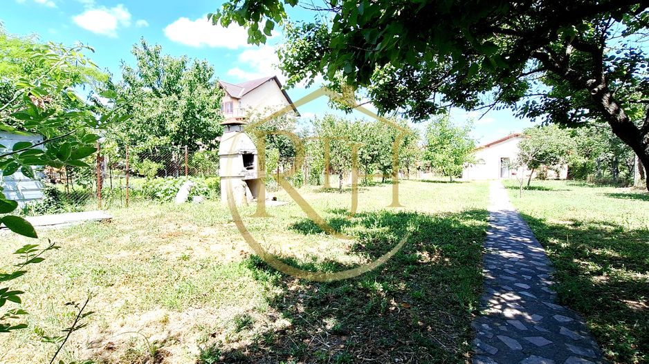 Oferim spre inchiriere, Apartament spatios, 4 camere, pentru locuit sau Firme - Poză 20