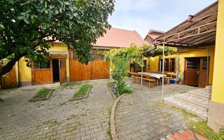 Casa cu 4 camere, 2024 mp teren, la asfalt, cu utilitati, Vintu de Jos - Poză 2