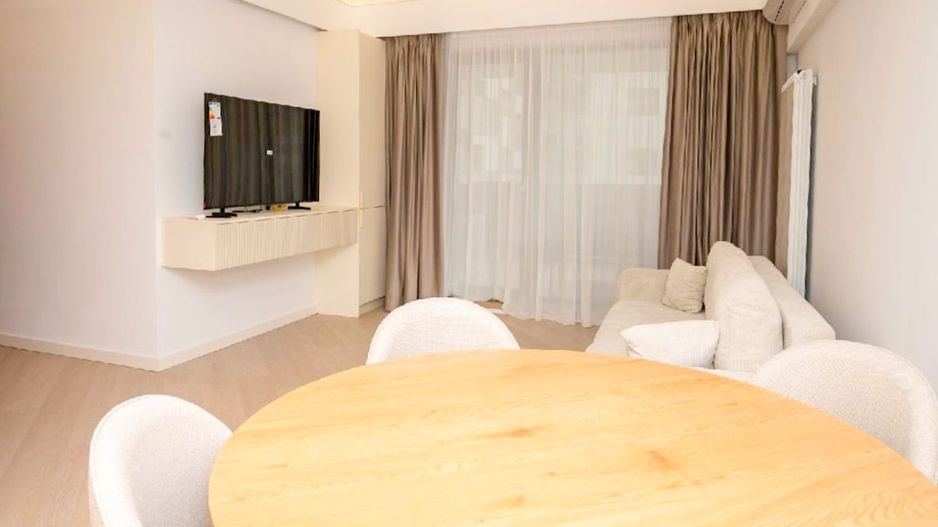 Închiriere apartament 3 camere, 79 mp | Cortina North - Poză 2