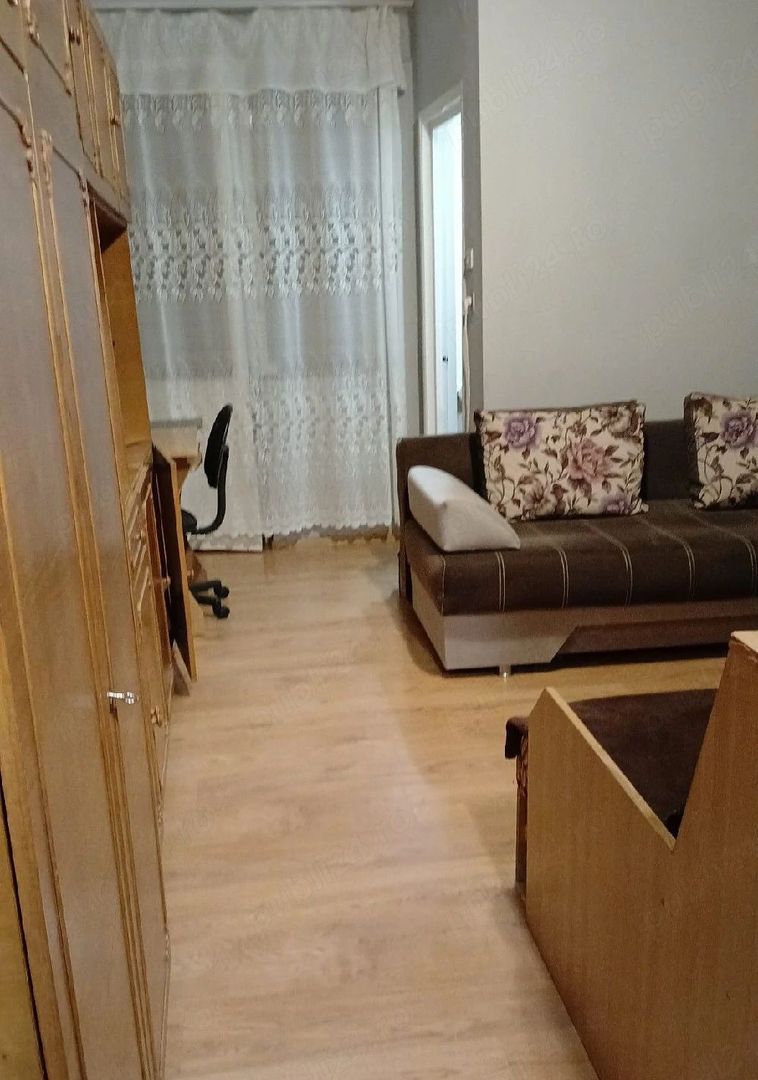 BRASADAS vinde garsoniera la etajul 3/4 pe Ostrovului. - Poză 1