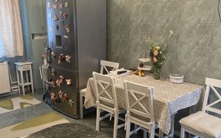 Vand apartament  4 camere - Poză 1