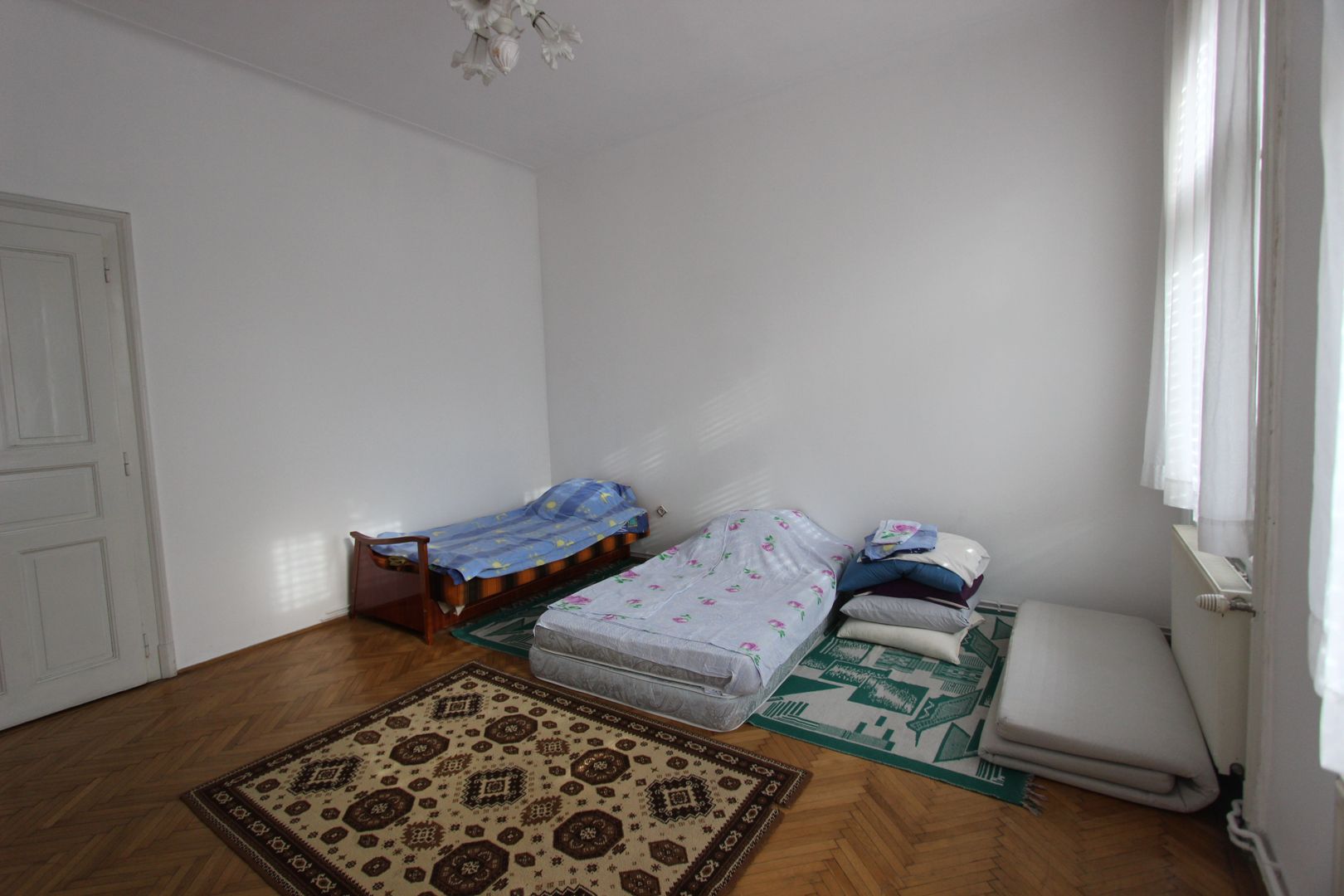 Casă - 5 camere de închiriat în zona Bogdanestilor - Poză 3