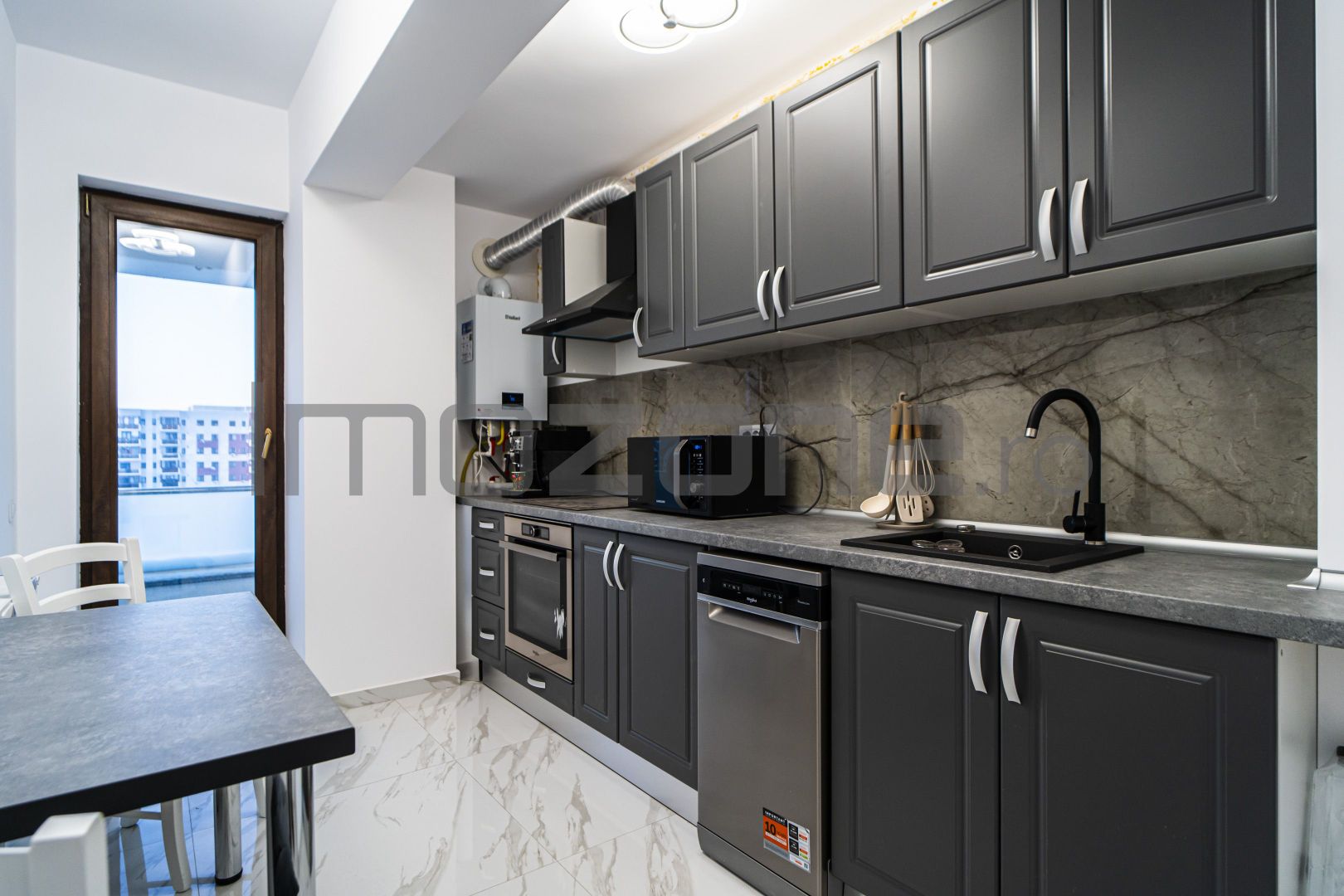 Brancusi, 2 camere, 68 mp, mobilat-utilat, loc de parcare inclus - Poză 12