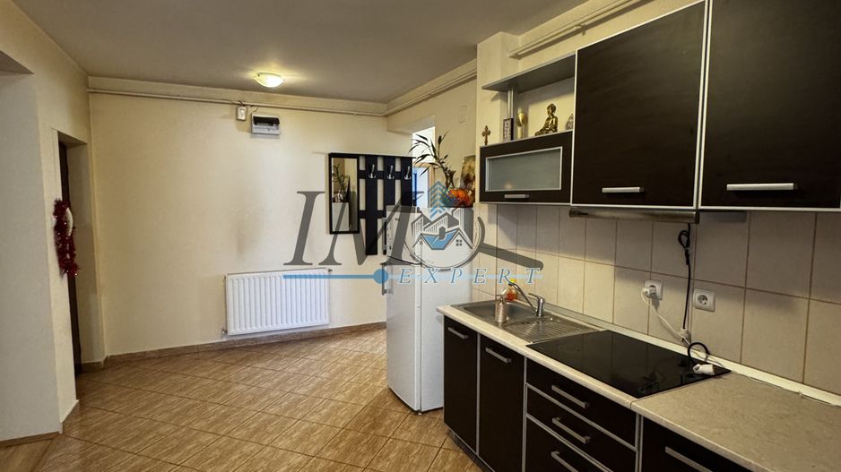 Apartament cu 3 camere de vânzare în Alba Iulia zona Tolstoi - Poză 3
