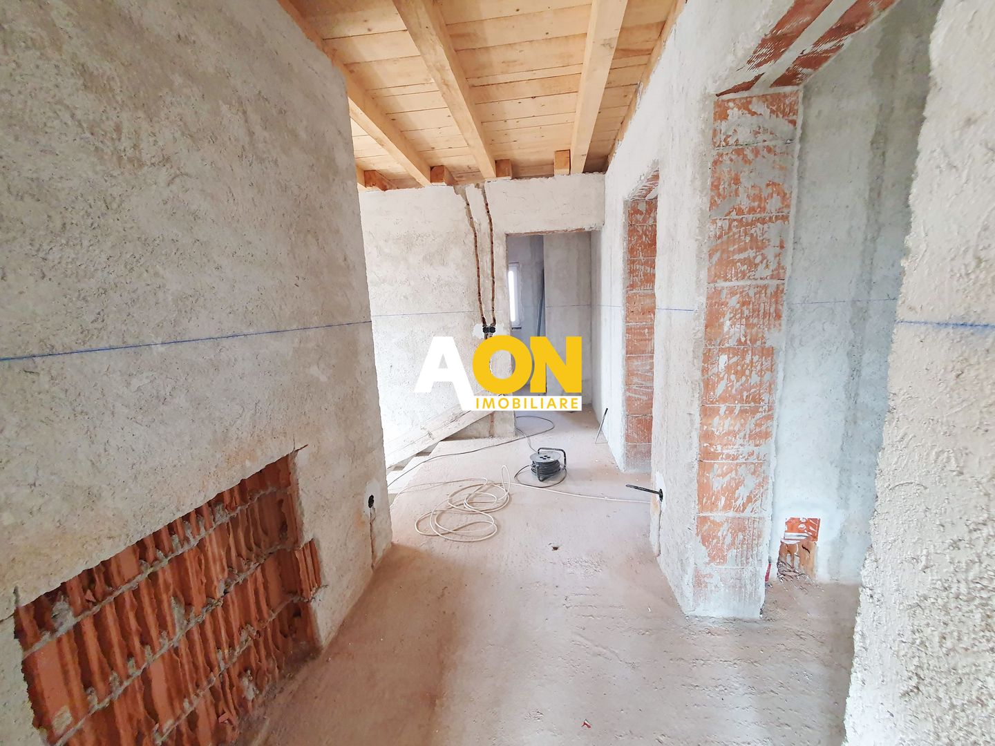 Casa cu predare la cheie, 5 camere, 354 mp teren, Micesti - Poză 11