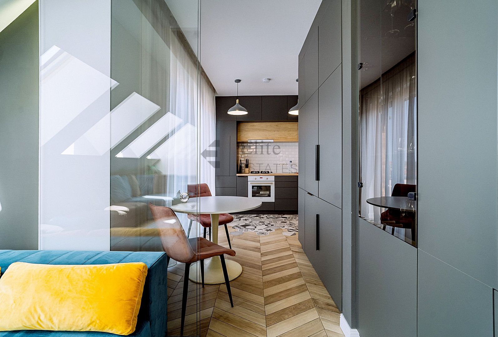 Penthouse de lux 530 mp ultracentral in Oradea - Poză 7