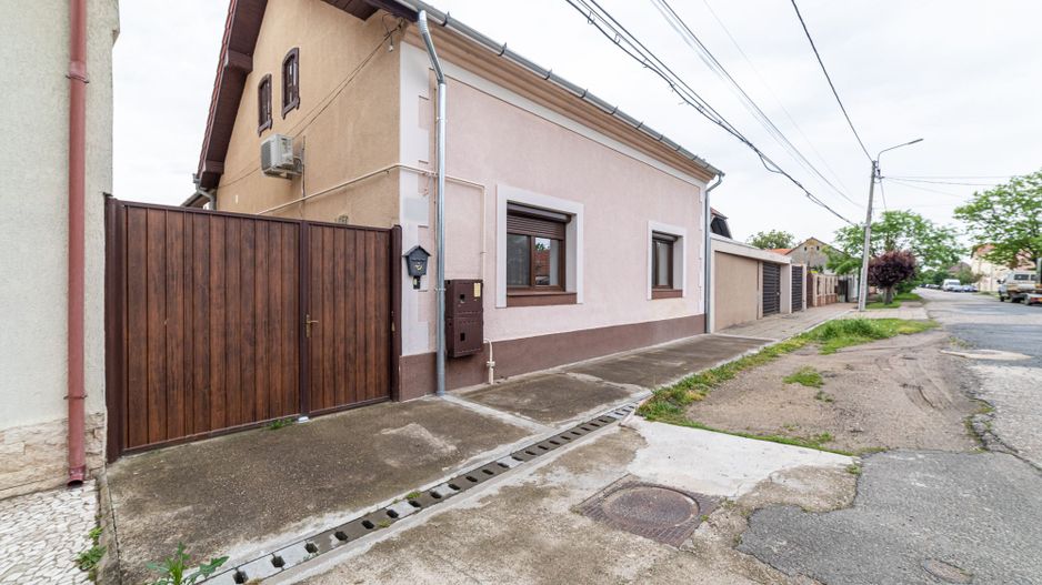 REZERVAT!  Preț fix redus!Casă multifamilială zona Pârneava - Poză 15