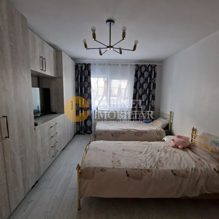 Apartament Decomandat Etaj 1-52 Mp Bloc 1985 -Frumoasa - Poză 4