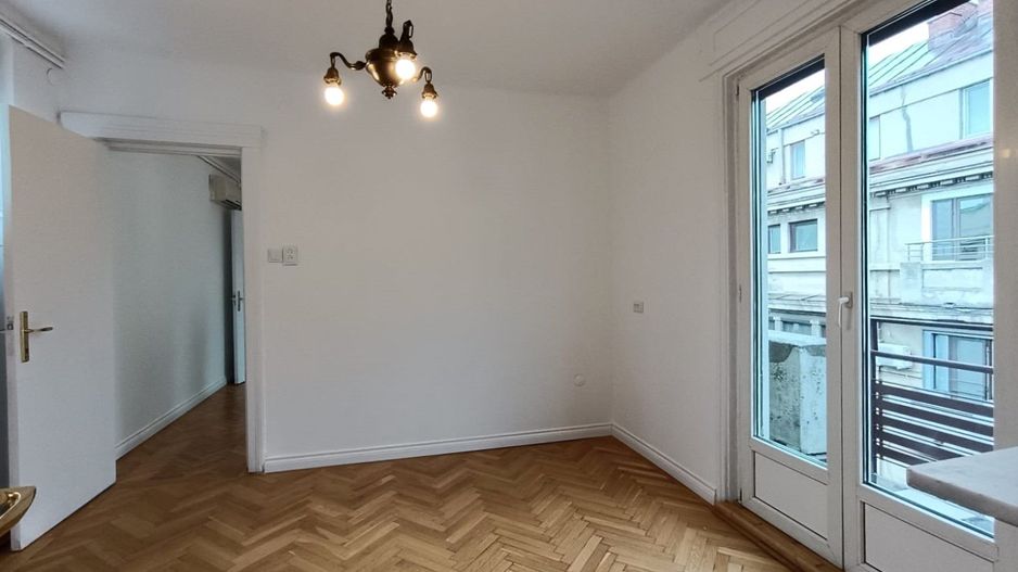 Inchiriem apartament complet renovat zona Universitatii - Poză 23