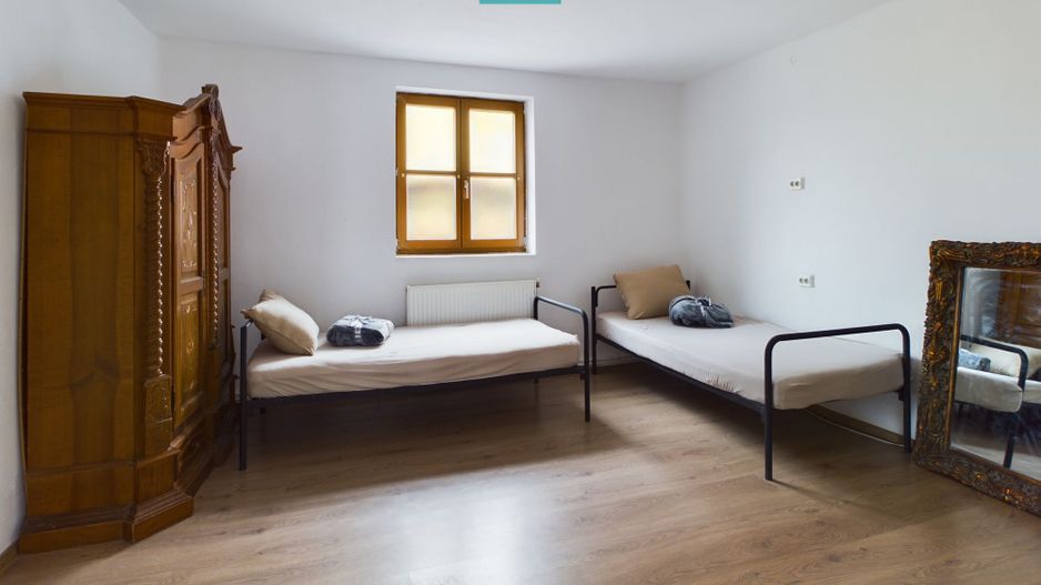 Proprietate imobiliară cu potențial extraordinar! - Poză 13